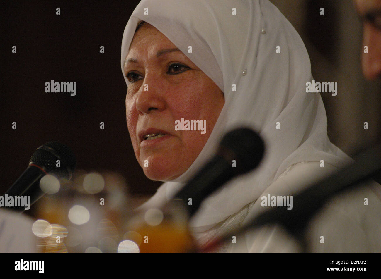 Yasmeen Mahmoud Khalil Hosary (Yasmin El Khayam), former Egyptian singer turned Islamic preacher talks about the Danish cartoons Stock Photo