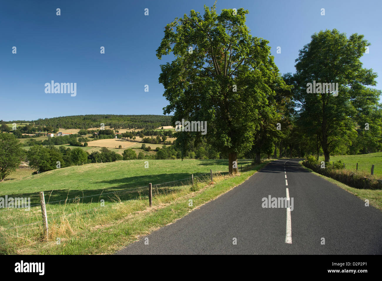 Southern Rural France Rural countryside road in france hi-res stock photography and images ...