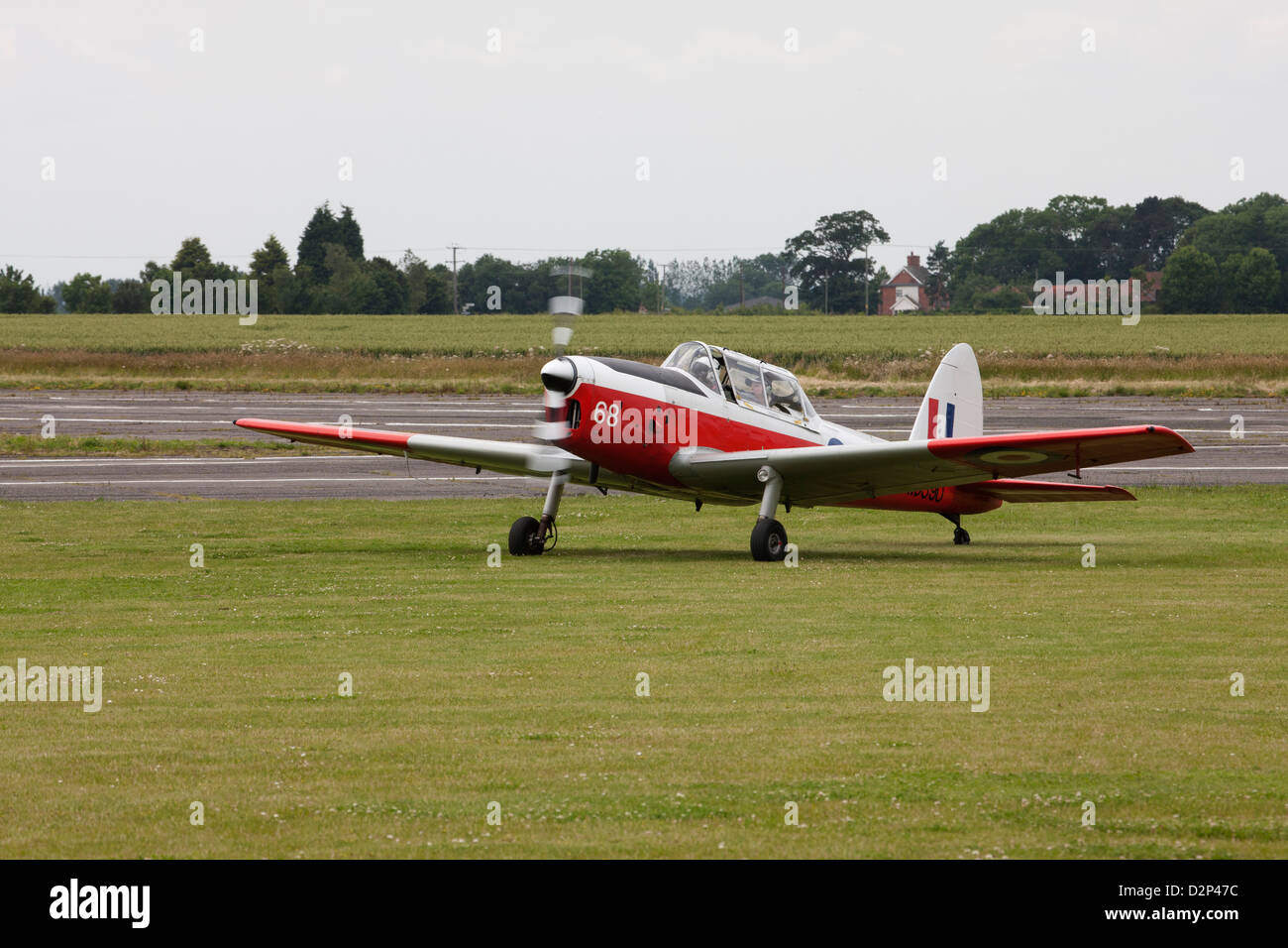 De Havilland (Canada) DHC-1 Chipmunk 22 T10 WD390 68 G-BWNK taxiing ...