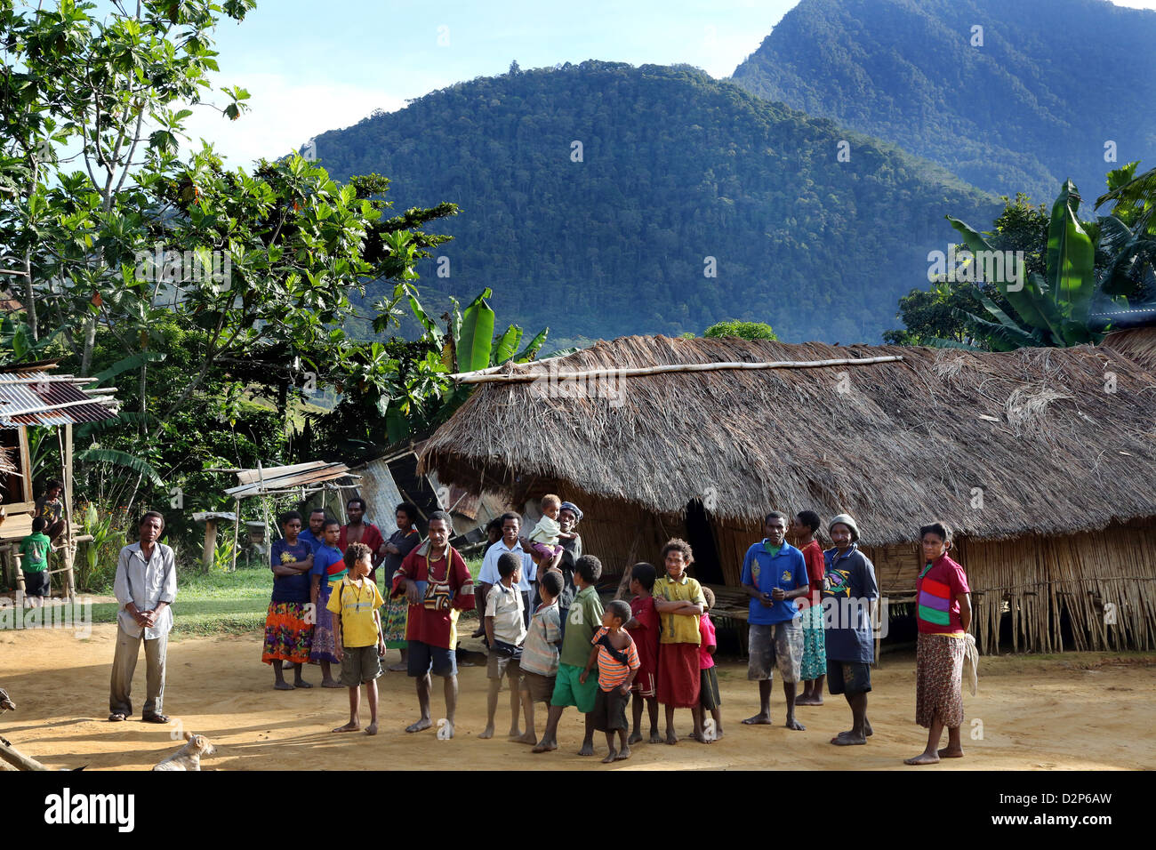 Villagers in Lamina in the highlands of Bereina District, Papua New Guinea Stock Photo