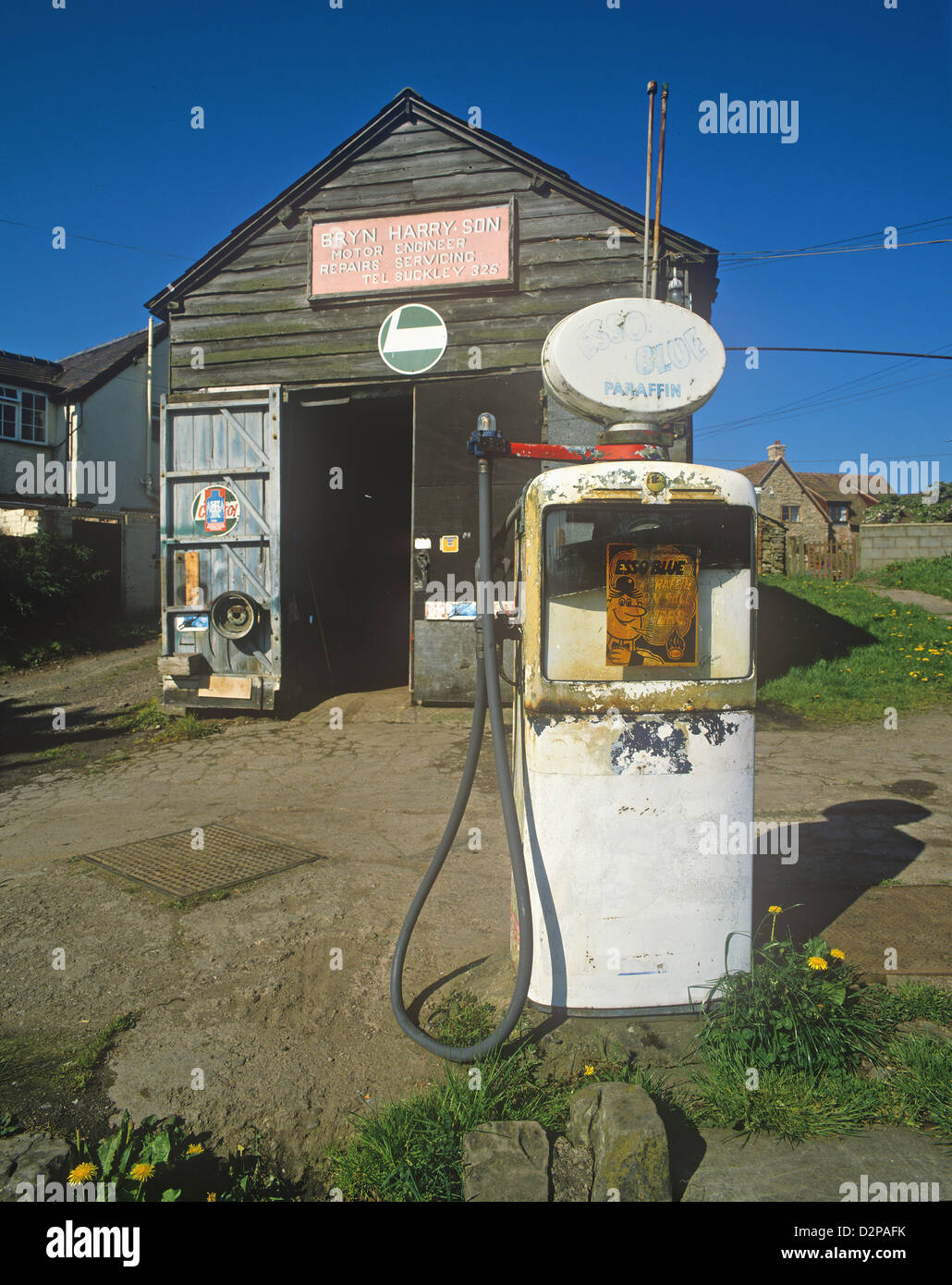 Gas station shed hires stock photography and images Alamy