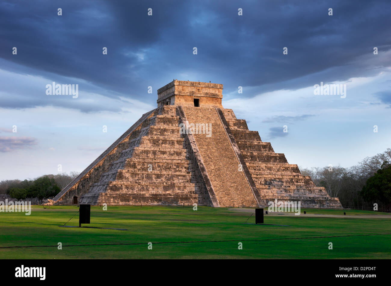 Mayan Pyramid in Chitcen Itza, Mexico Stock Photo