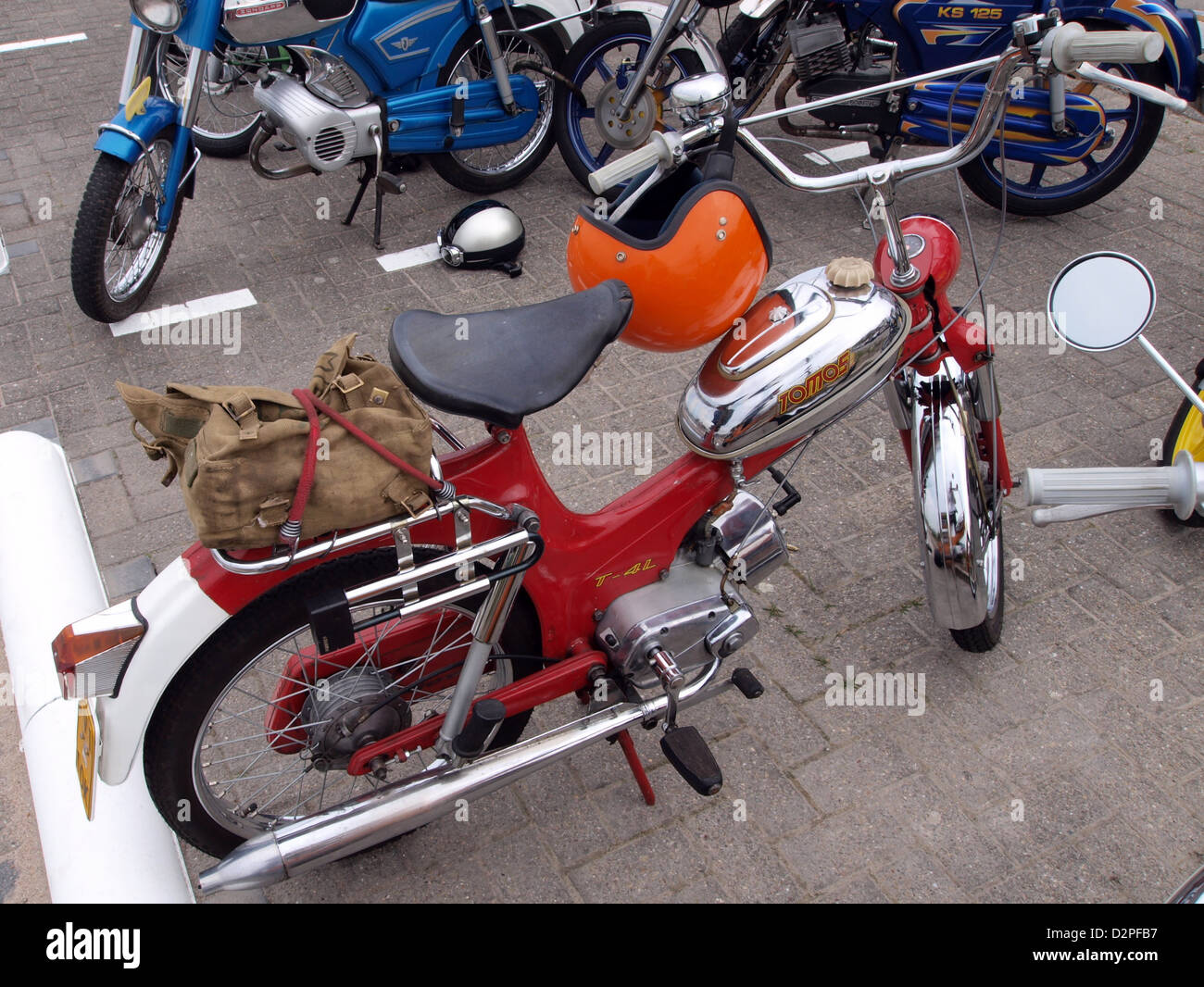 Tomos hi-res stock photography and images - Alamy