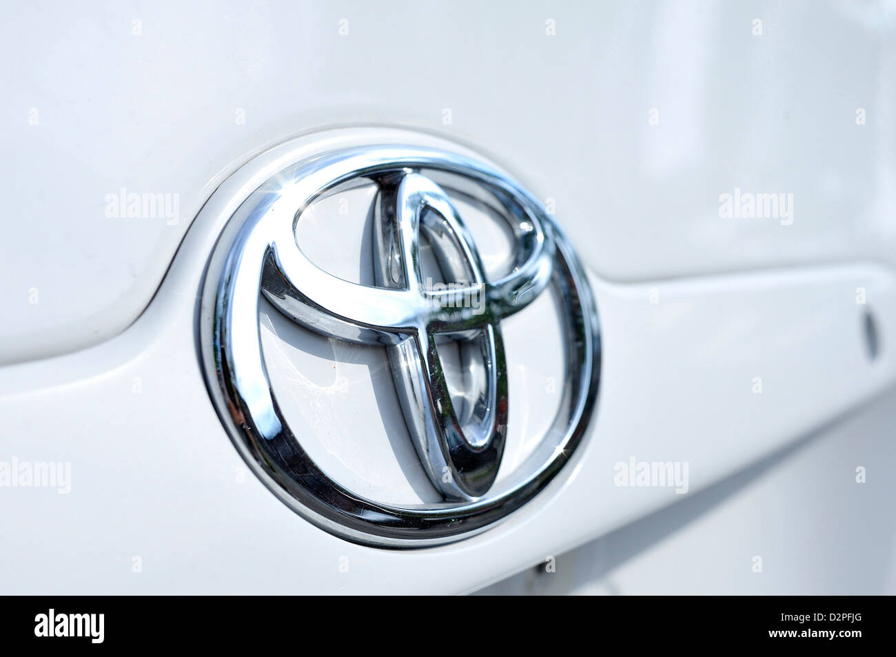 Toyota lexus logo hi-res stock photography and images - Alamy
