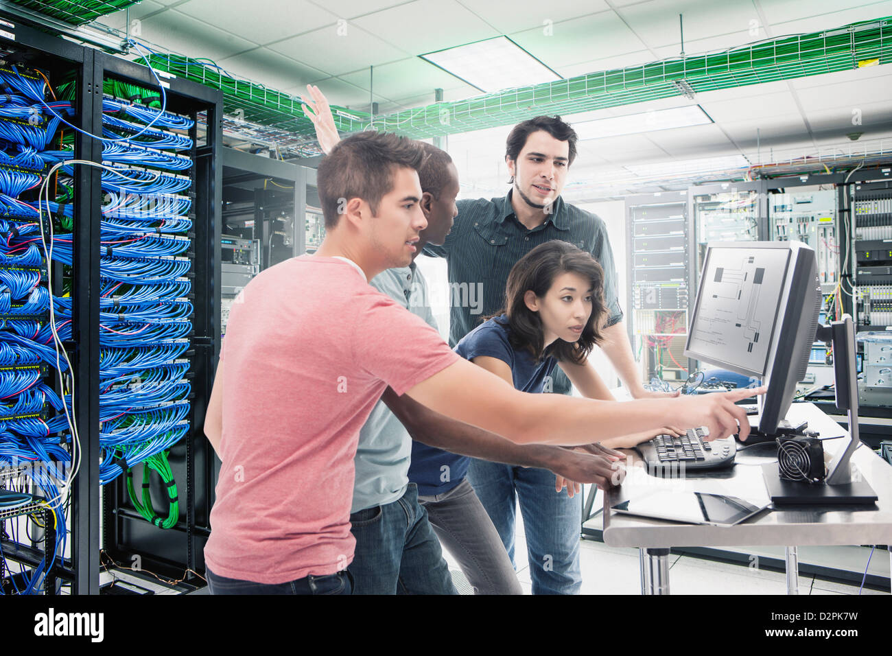 0 0 0 0 problem server. Инженер облачных серверов. сервер с экраном. stay away from server room. wapple.