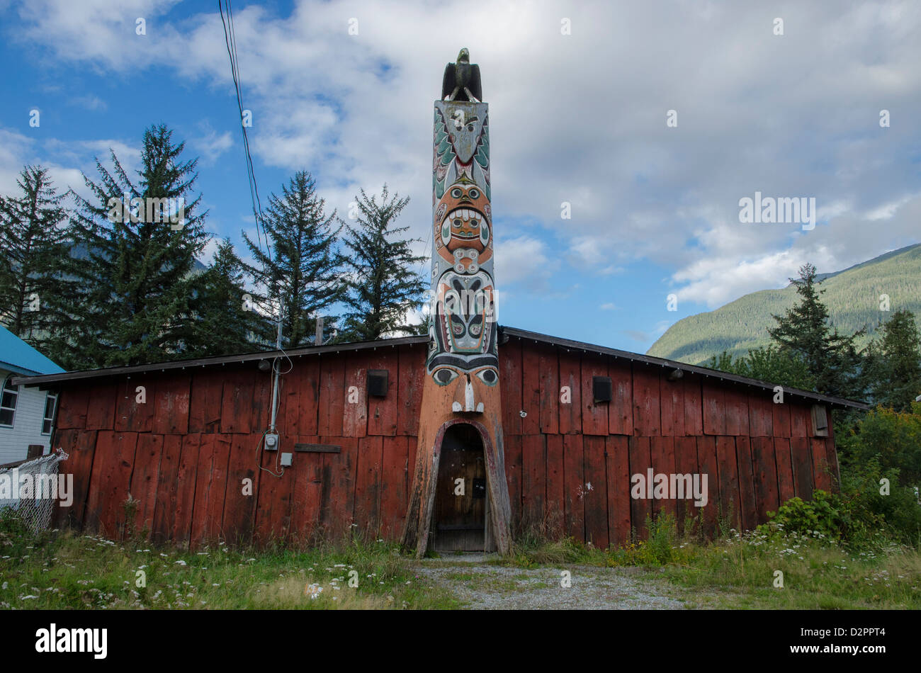 Totem pole first nations entrance native art carving entrance house hi
