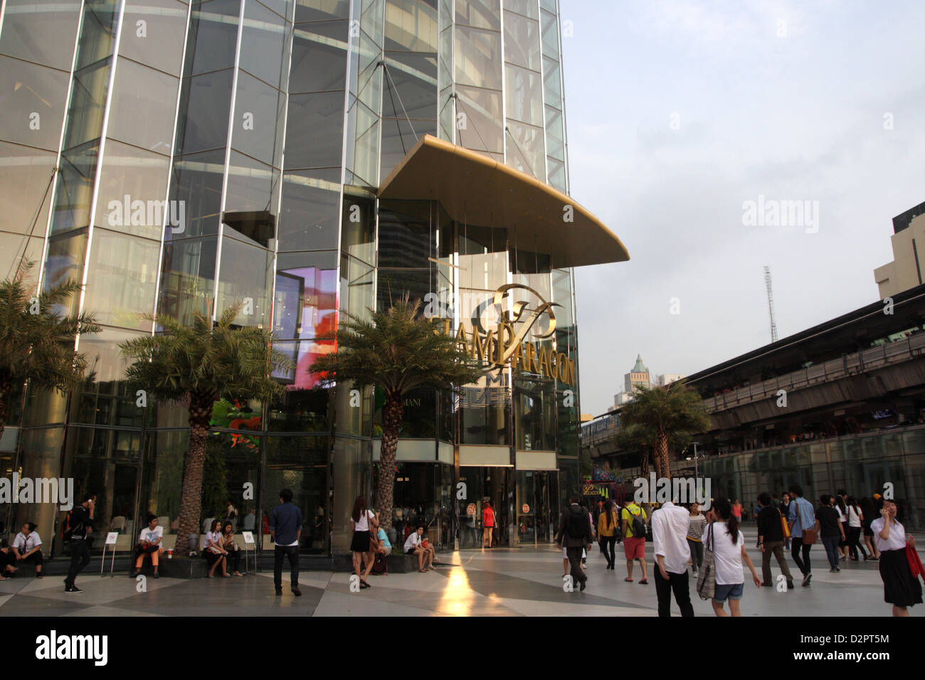 Siam Paragon Department Store Entrance, Bangkok, Thailand Editorial Stock  Photo - Image of editorial, architecture: 145433788