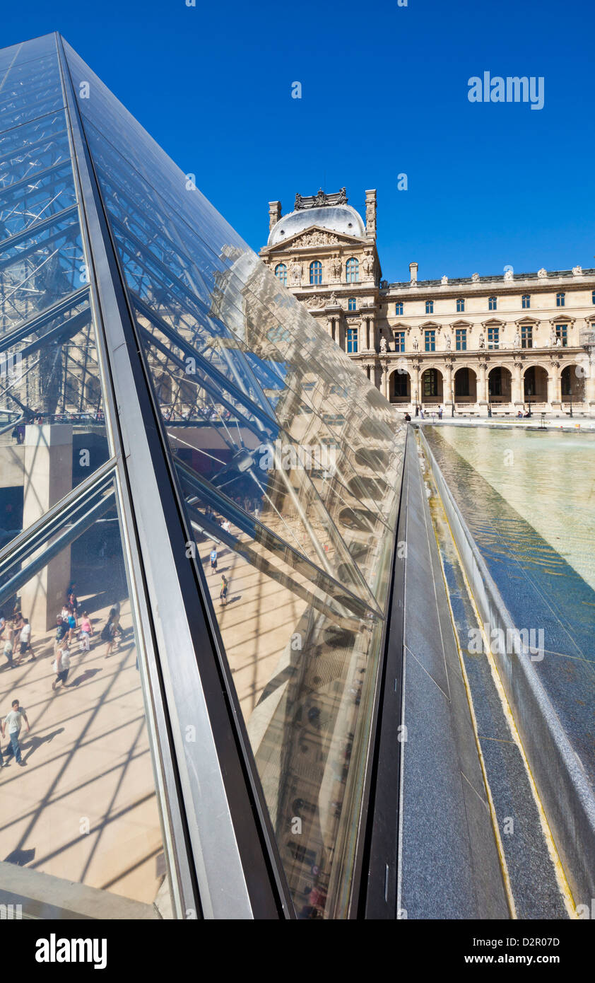 The Louvre art gallery, Museum and Louvre Pyramid (Pyramide du Louvre), Paris, France, Europe Stock Photo