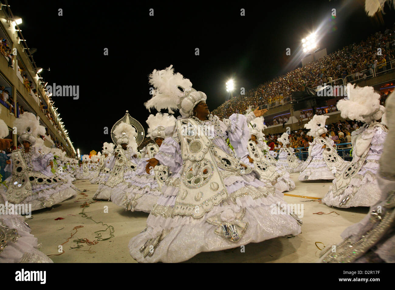 Carnival Head Dress Brazil High Resolution Stock Photography And Images Alamy