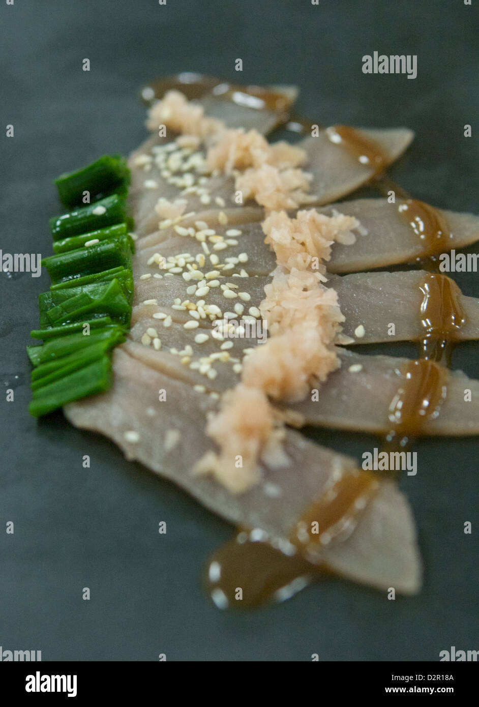 Tuna tataki with spring onion, sesame, ginger and ponzu Stock Photo Alamy