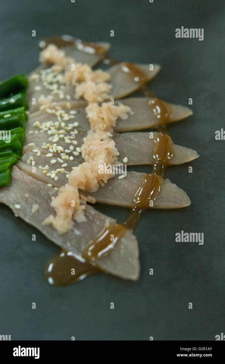 Tuna tataki with spring onion, sesame, ginger and ponzu Stock Photo Alamy