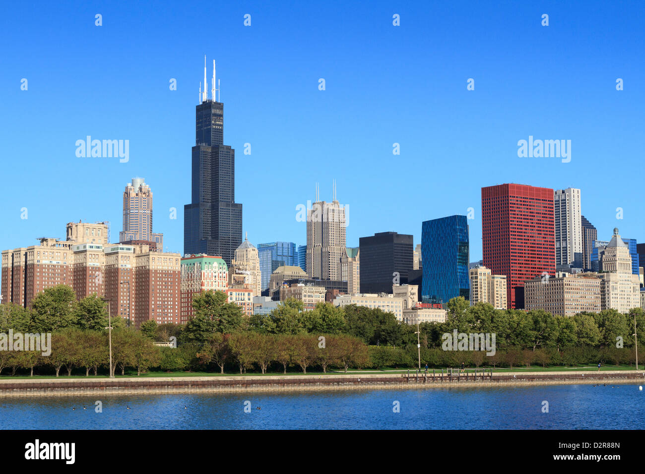 Chicago skyline and Lake Michigan with the Willis Tower, formerly the Sears Tower on the left, Chicago, Illinois, USA Stock Photo