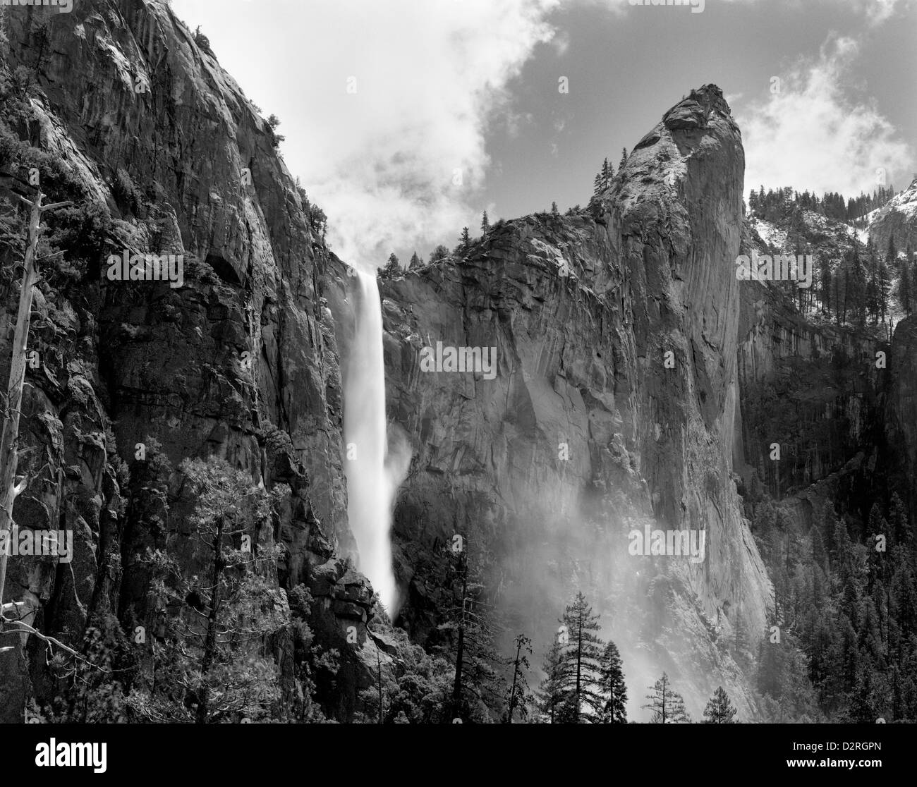 BW01328-01....CALIFORNIA - Bridalveil Falls in Yosemite National Park. Stock Photo
