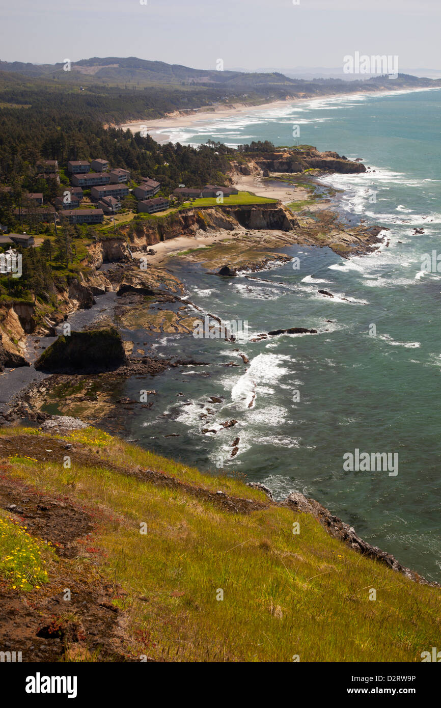 OR, Cape Foulweather, view of beach and Otter Rock Stock Photo