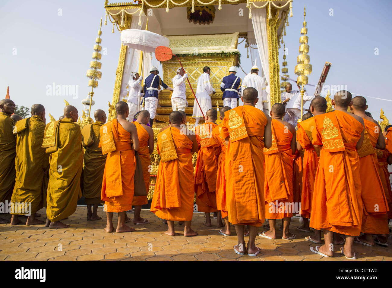 Phnom Penh, Cambodia. 1st February 2013. Buddhist monks chant next to