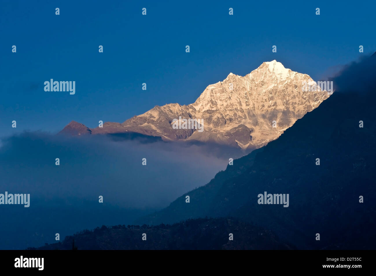 Mount Thamserku, 6608 metres, Solu Khumbu Region, Nepal, Himalayas, Asia Stock Photo