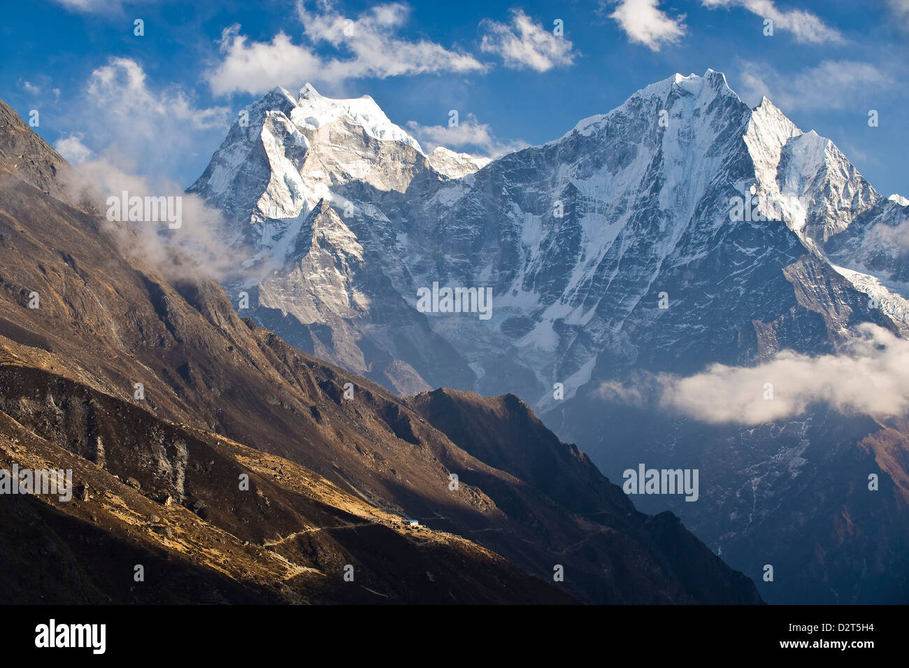 Thamserku, 6608 metres, and Kantega, 6685 metres, Dudh Kosi Valley, Solu Khumbu (Everest) Region, Nepal, Himalayas, Asia Stock Photo