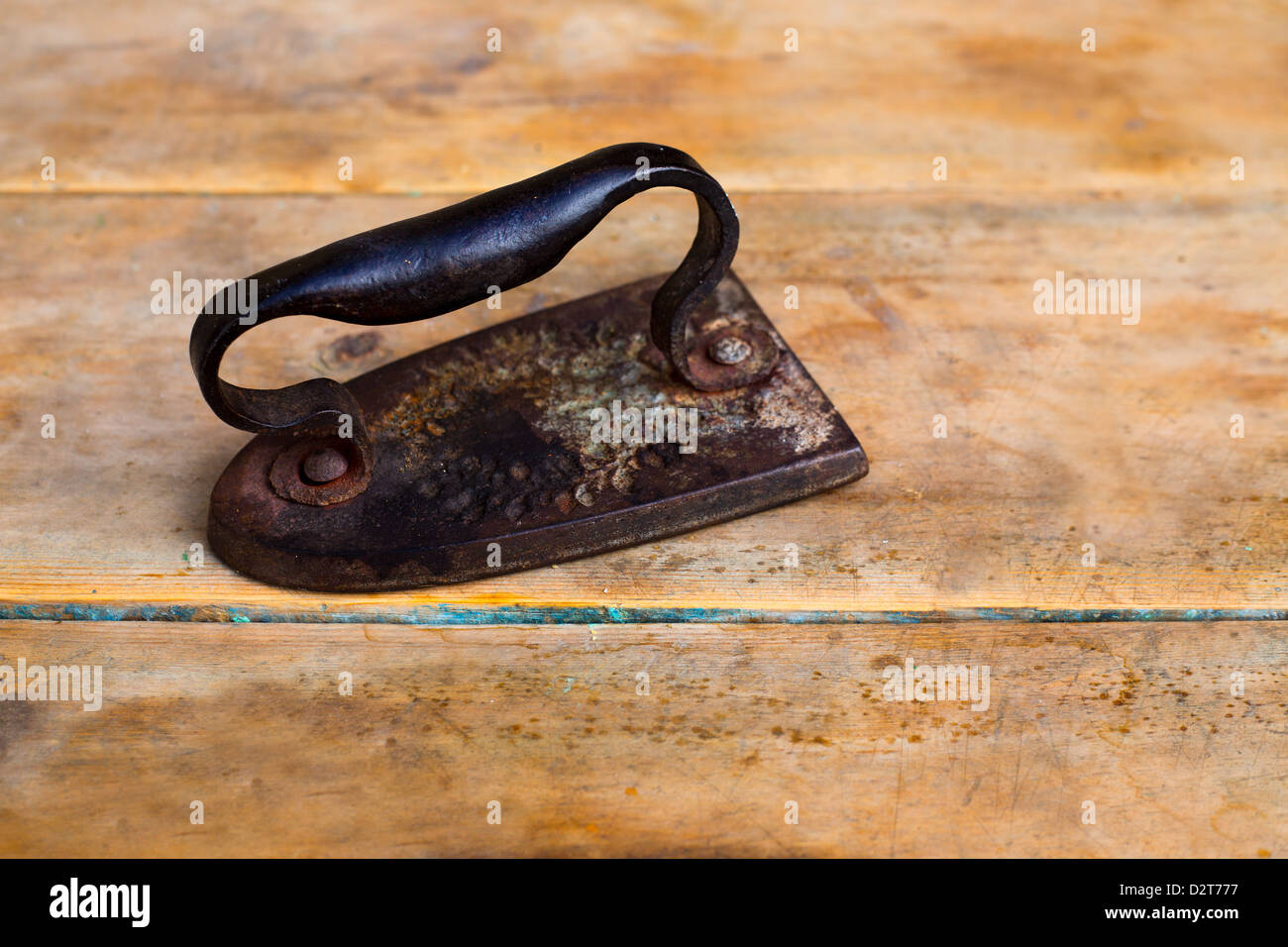 Clothes iron vintage hires stock photography and images Alamy