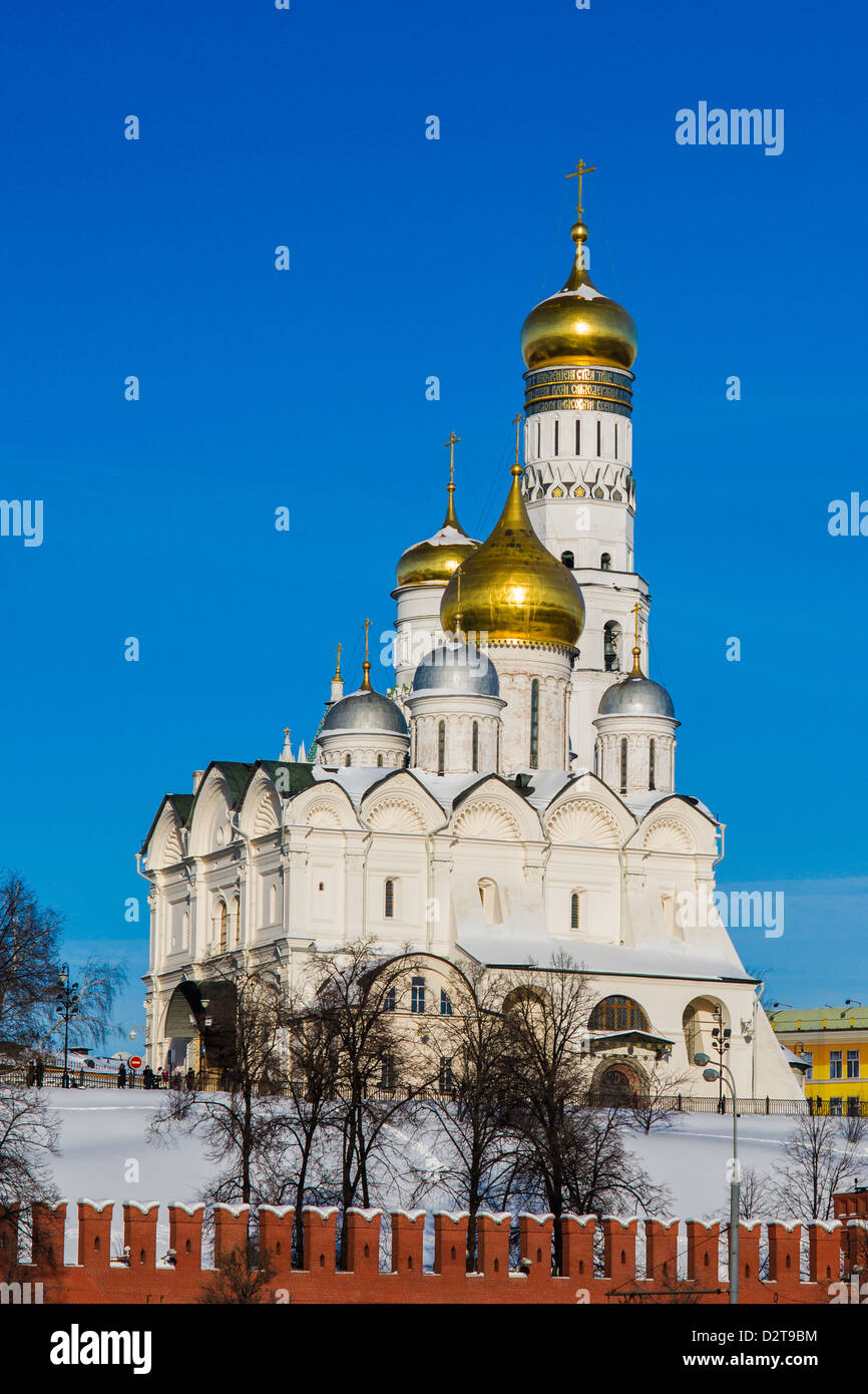 Moscow Kremlin: Archangel Cathedral And Ivan The Great Bell Tower In Winter Stock Photo
