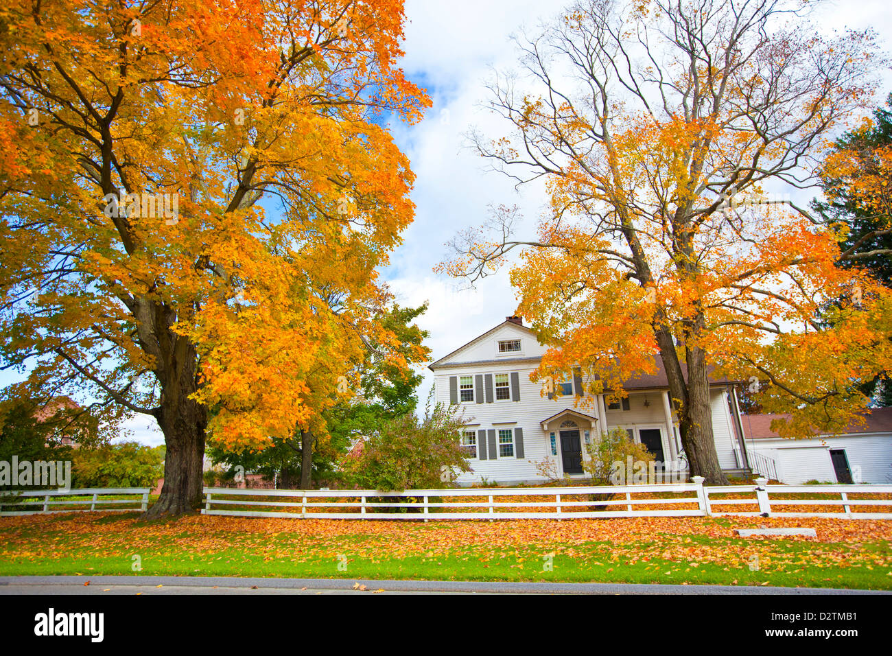 A beautiful country building in the fall Stock Photo - Alamy