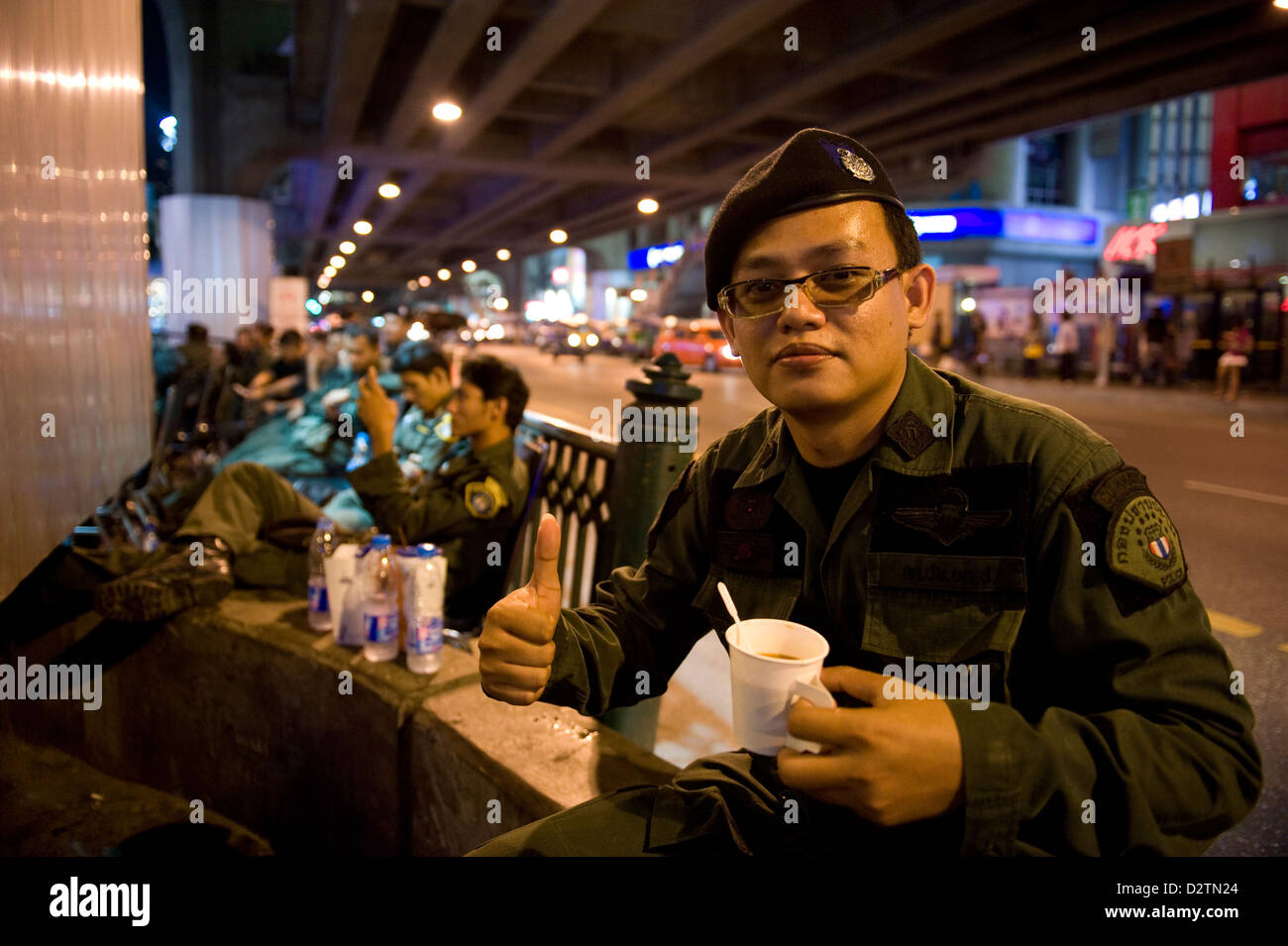 Bangkok, Thailand, police officers at a coffee break Stock Photo Alamy