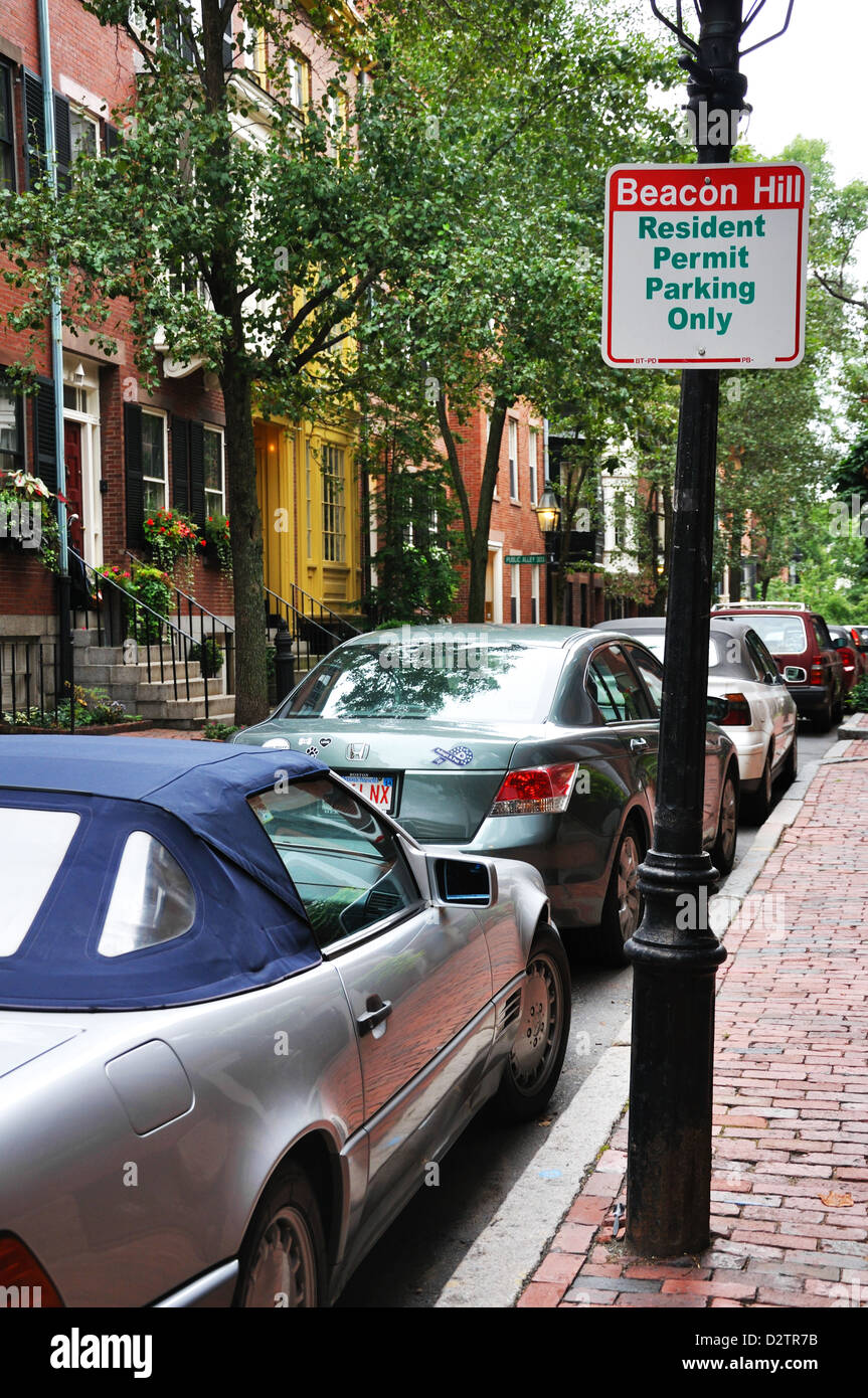 Residential parking permit sign in Beacon Hill neighborhood. Boston,  Massachusetts, USA Stock Photo - Alamy