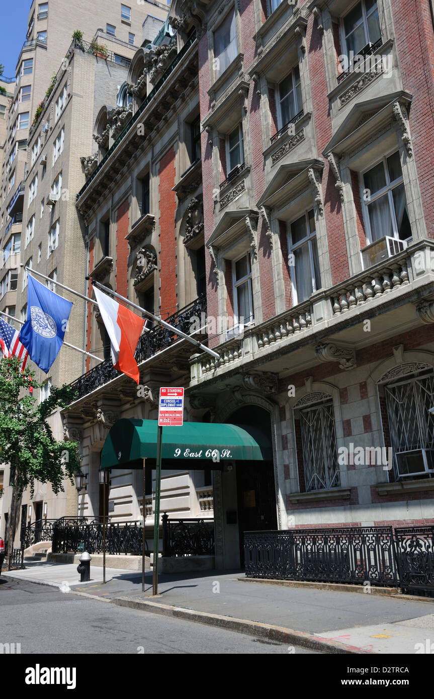 Polish Embassy, New York City, USA Stock Photo Alamy