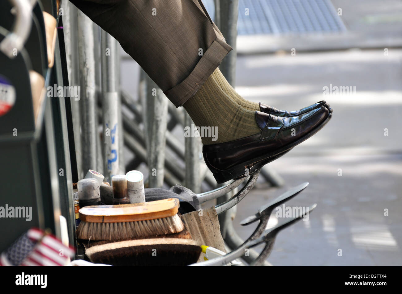 New york shoe shine hires stock photography and images Alamy