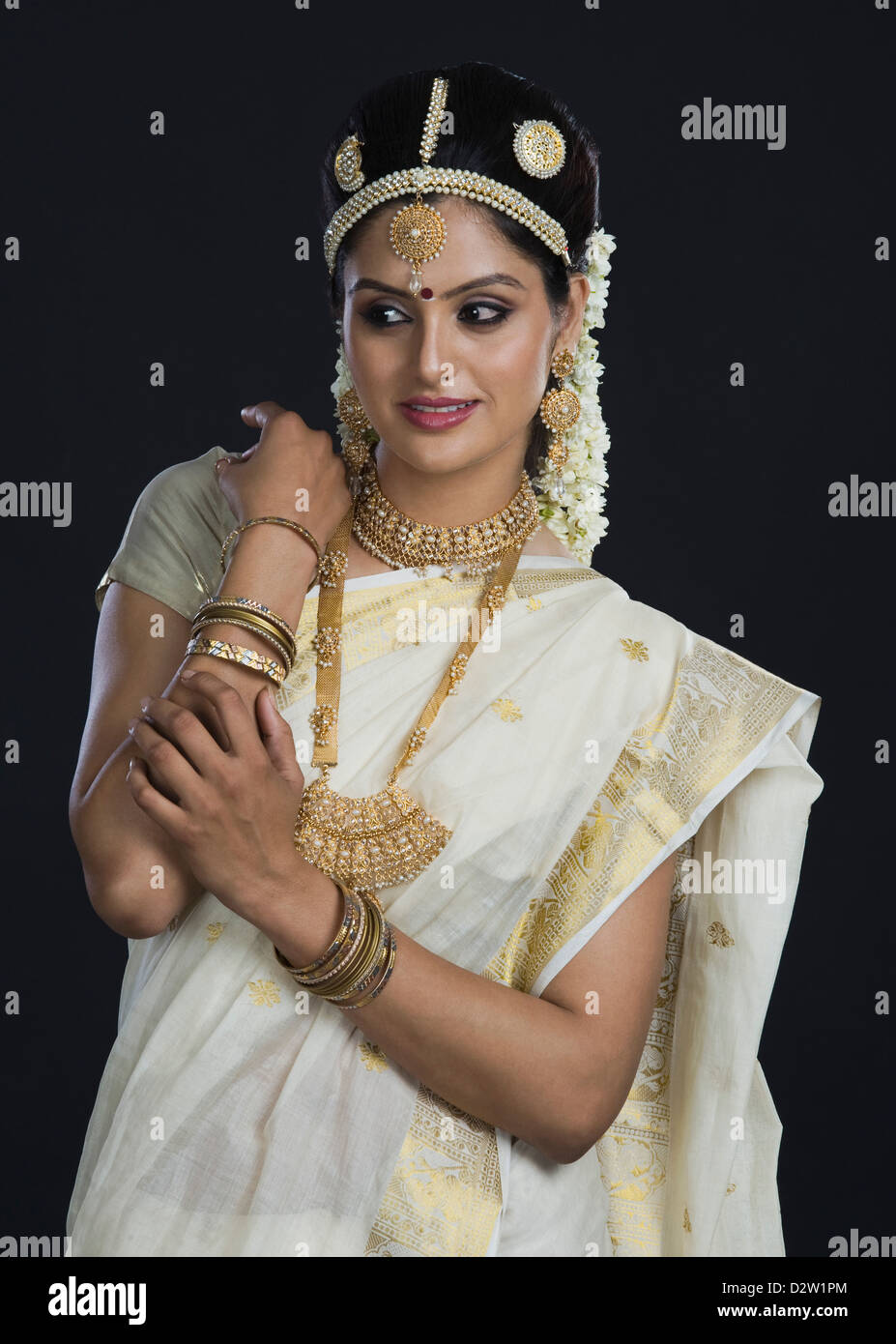Indian woman traditional clothing hi-res stock photography and images ...