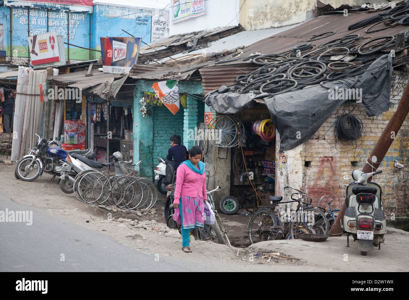 India bicycle repair shop hi res stock photography and images Alamy