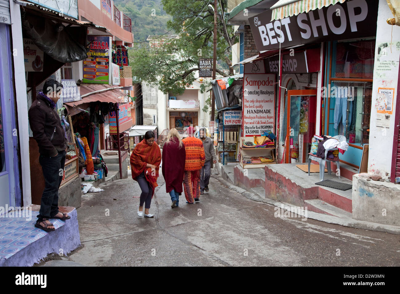 India, Rishikesh. Street Scene. Souvenir Shops and Restaurants line the Streets Leading down to the Ganges (Ganga). Stock Photo