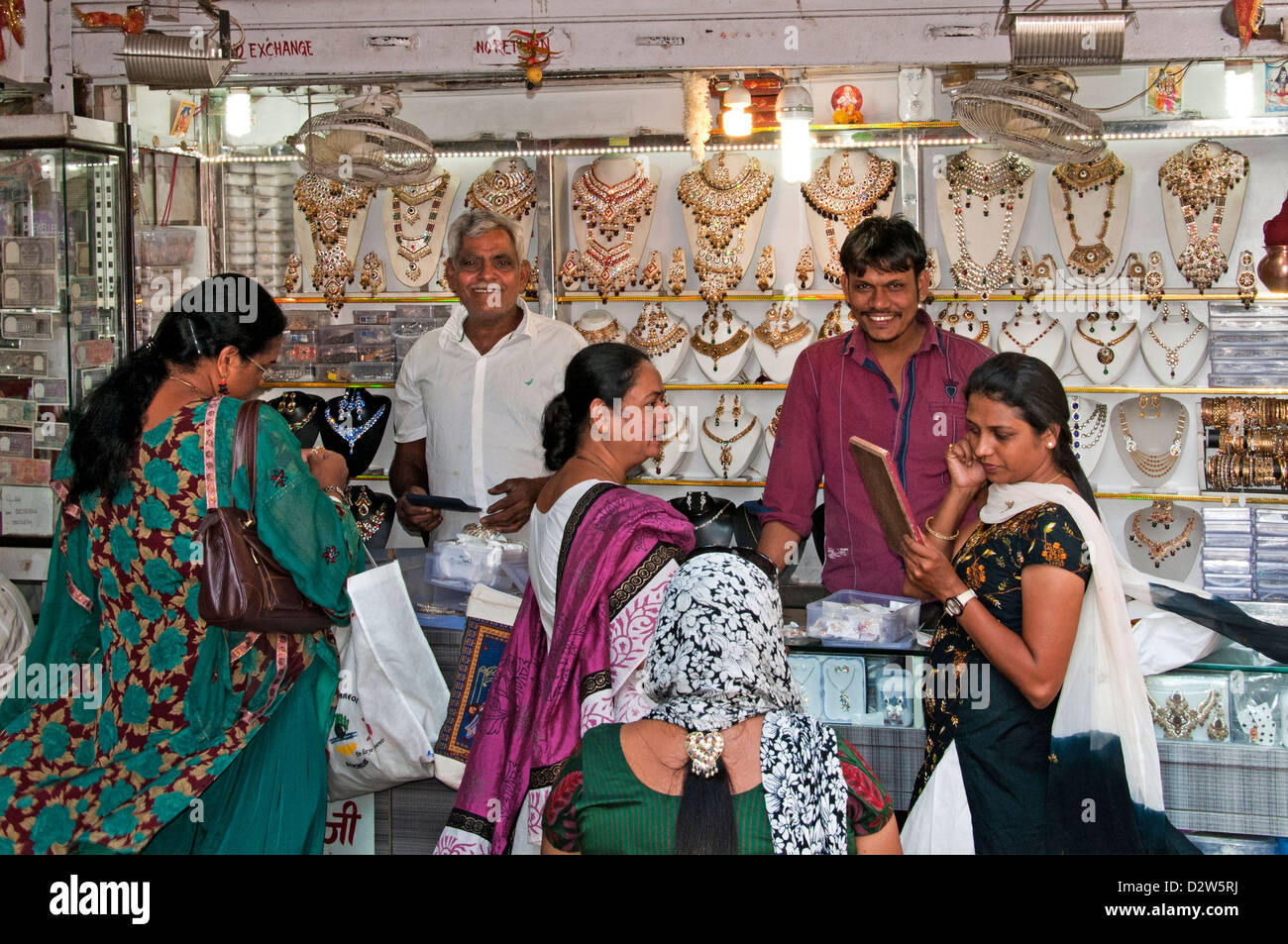 Sheikh Memon Street ( Zavari Bazaar ) Mumbai ( Bombay ) India near Crawford Market Stock Photo