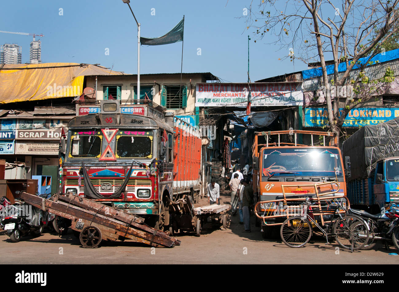 Truck Transport sardar vallabhbhai patel road  Chor Bazaar Mumbai ( Bombay ) India Stock Photo