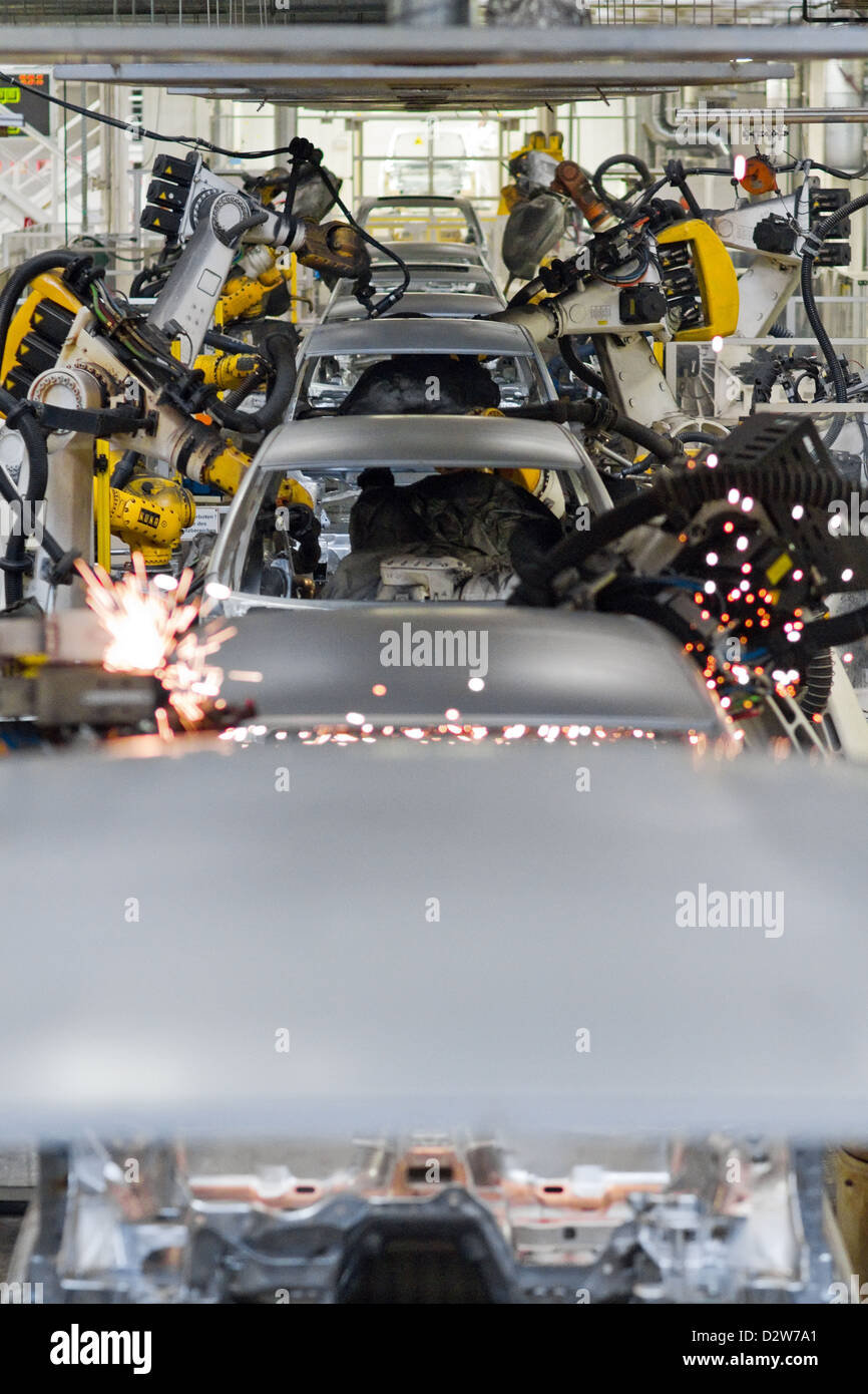 Manufacturer Assembly Line High Resolution Stock Photography And Images Alamy