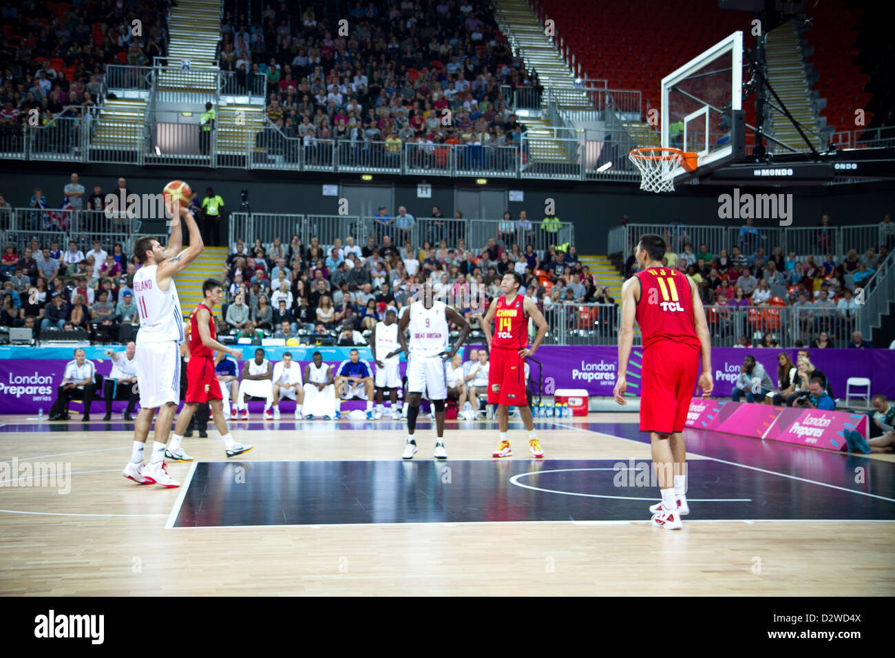 London olympics basketball hi-res stock photography and images - Alamy