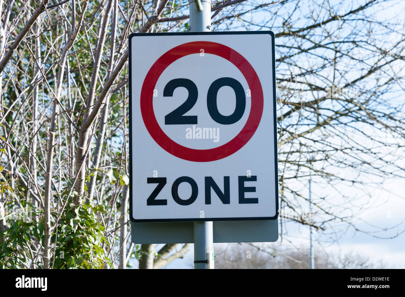20 mph road sign hi-res stock photography and images - Alamy