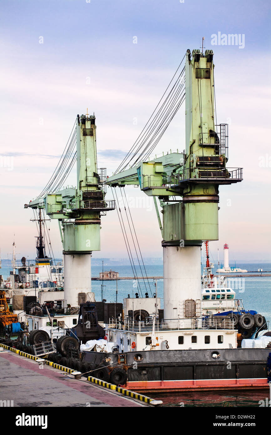 Heavy Lift Crane Barge High Resolution Stock Photography and Images - Alamy