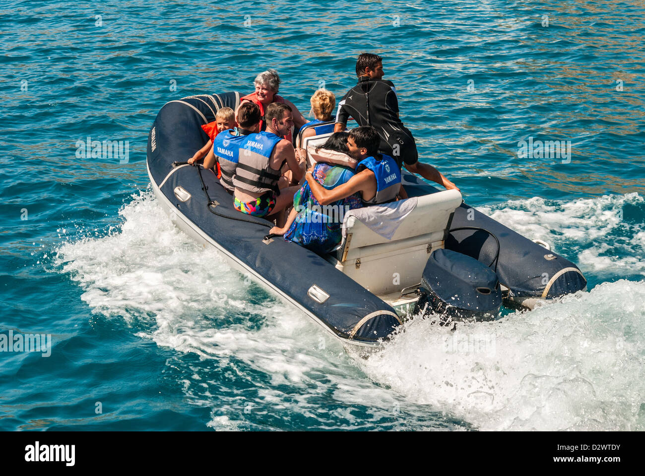 Dinghy rubber inflatable hires stock photography and images Alamy