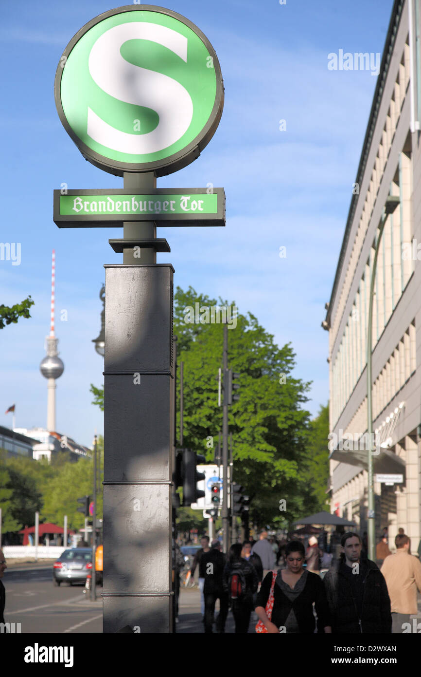 Berlin, Germany, sign S-Bahn Unter den Linden, the Brandenburg Gate Stock Photo