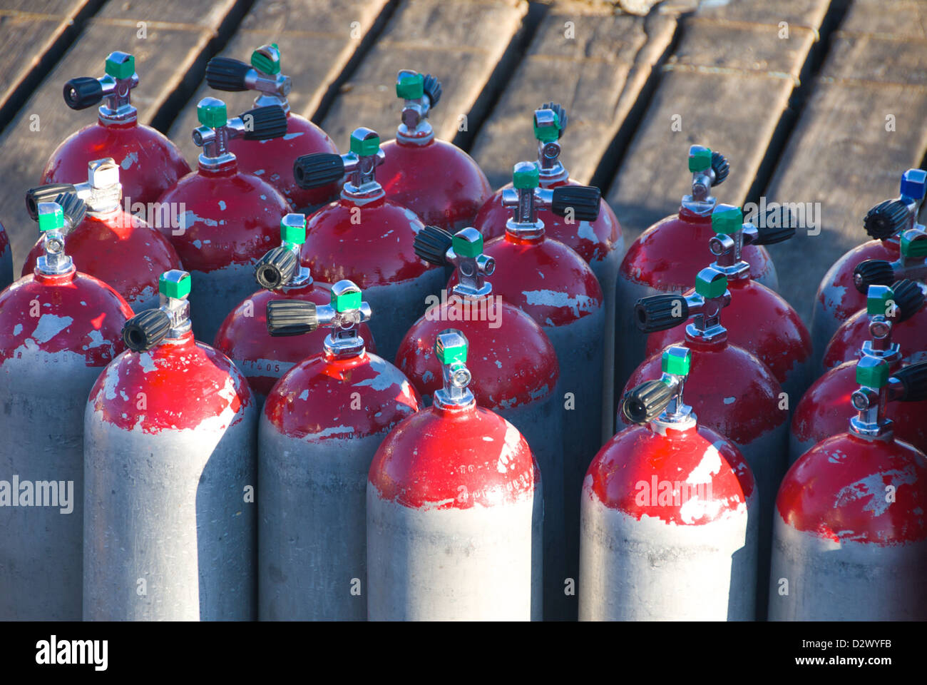 Air cylinders hires stock photography and images Alamy