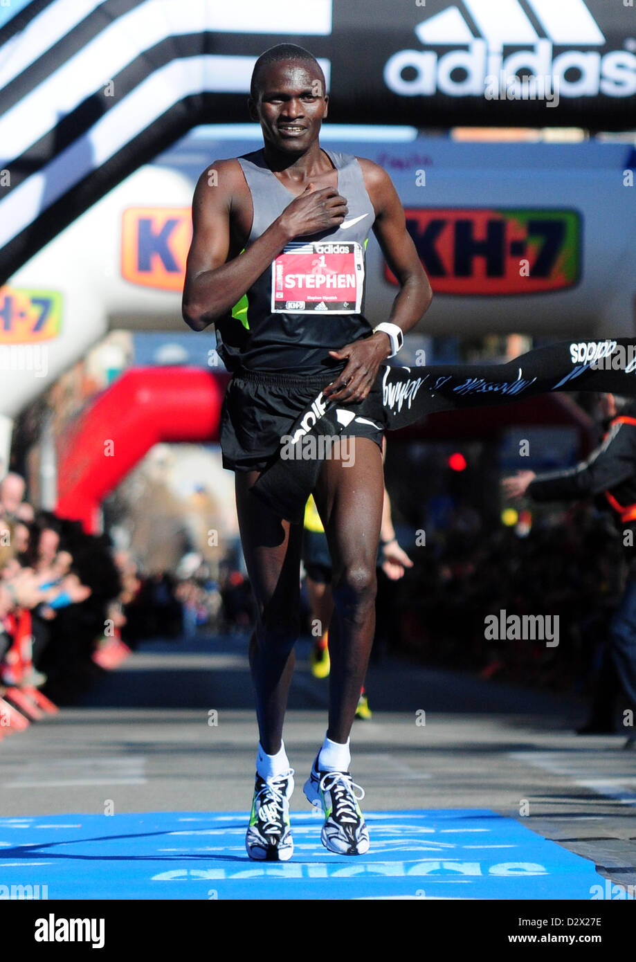 Mitja- Half marathon Granollers (Barcelona, Spain. Feb 3rd, 2013) Ugandan  Stephen Kiprotich winning the race with a personal best time of 1h 01'15''  Stock Photo - Alamy