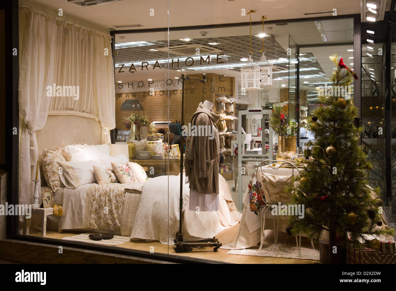 Zara store spain hi-res stock photography and images - Page 2 - Alamy
