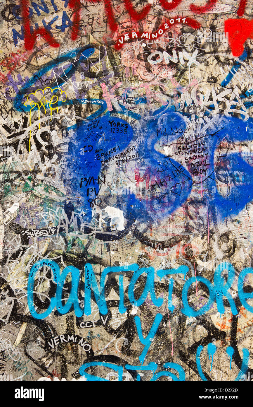 Graffiti art in berlin germany hi-res stock photography and images - Alamy