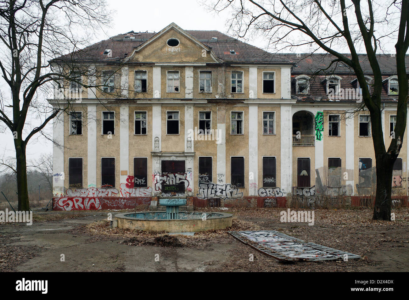 treskowallee-unsaniert-hi-res-stock-photography-and-images-alamy