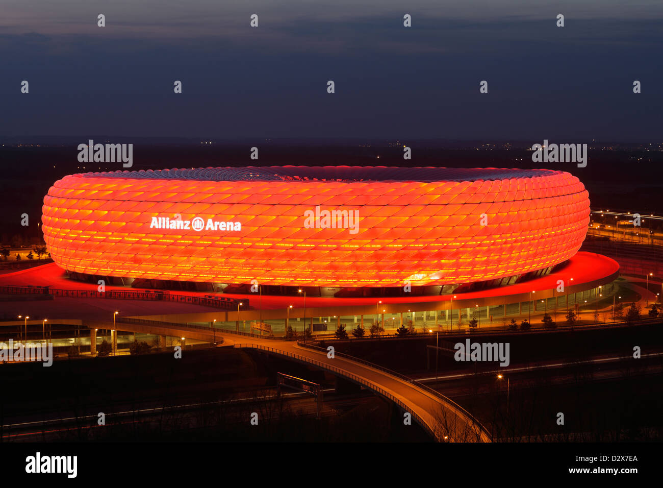 Josh Wolff of 1860 Munich leads the ball during the soccer friendly FC  Bayern Munich vs TSV 1860 Munich at Allianz-Arena in Munich, Germany, 26  January 2008. Photo: Daniel Karmann Stock Photo - Alamy