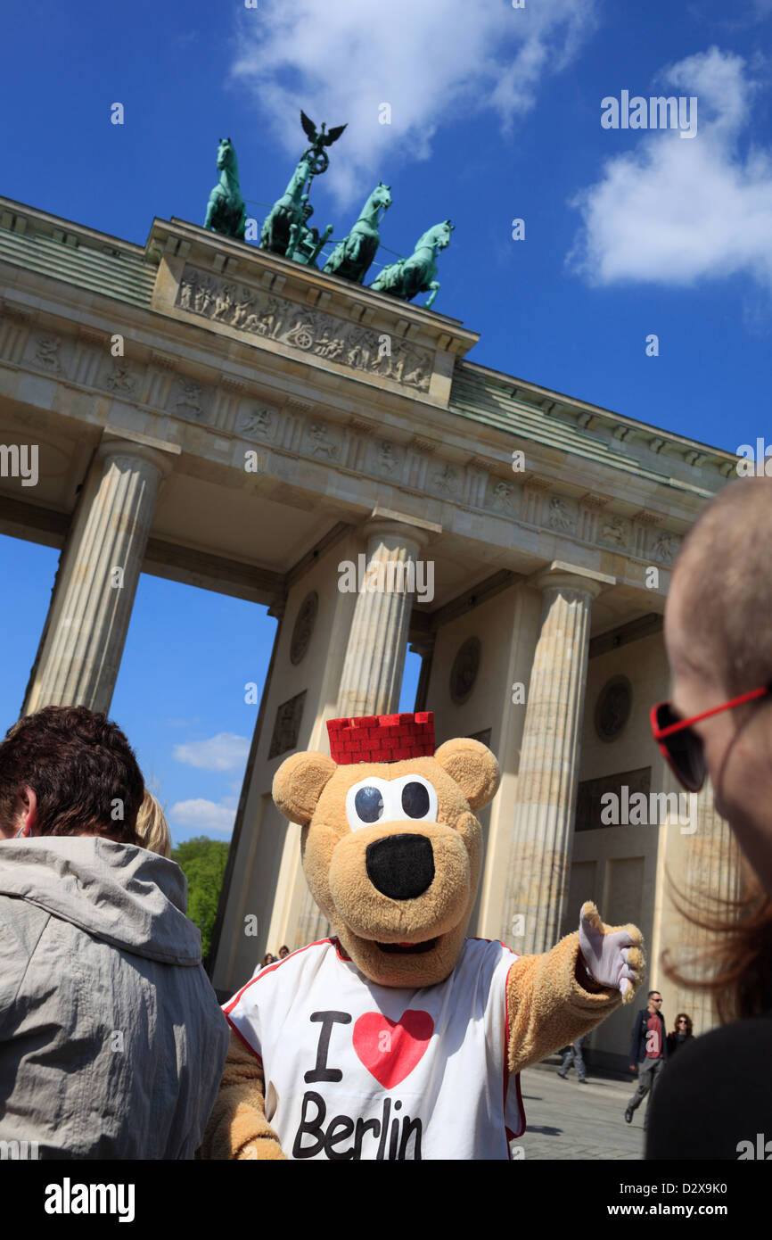 Berlin, Germany, Berliner Baer and adolescents at the Brandenburg Gate Stock Photo