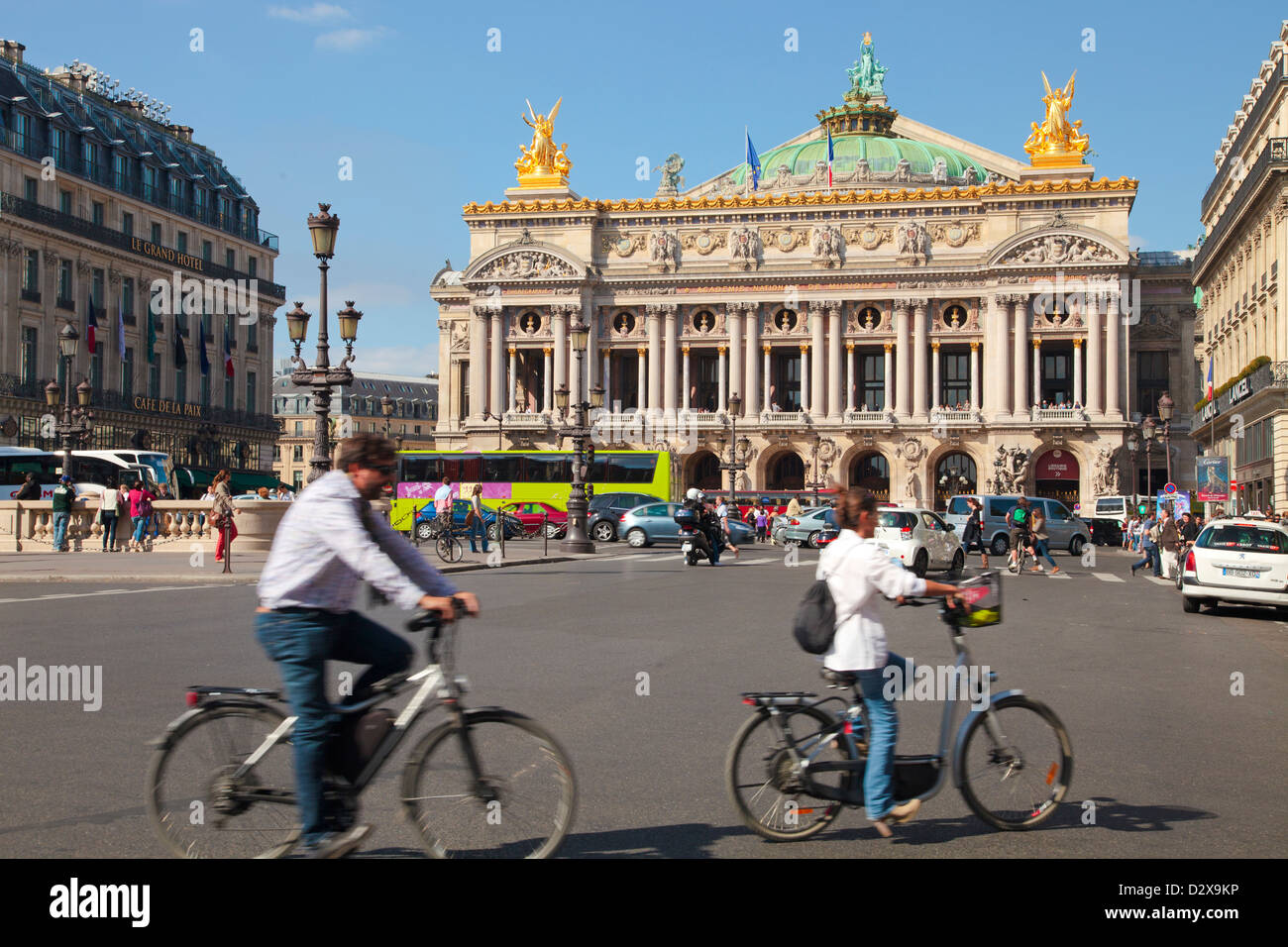 Opera Paris - Palais Garnier at place de l'opera Stock Photo - Alamy