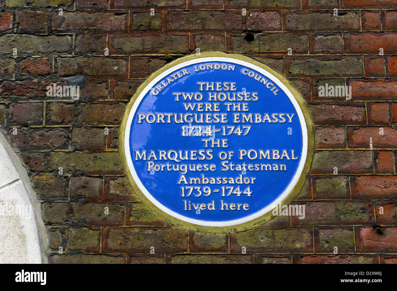 Blue plaque on the 18th century Portuguese embassy and home of the Marquess of Pombal in Soho, London Stock Photo