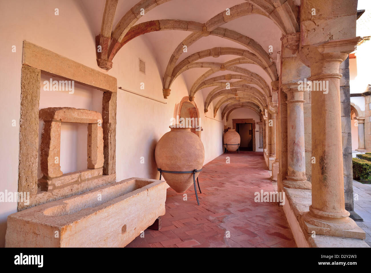 Portugal, Algarve: Cloister of the former monastery Nossa Senhora da Conceicao and actual Museum of Archeology in Faro Stock Photo