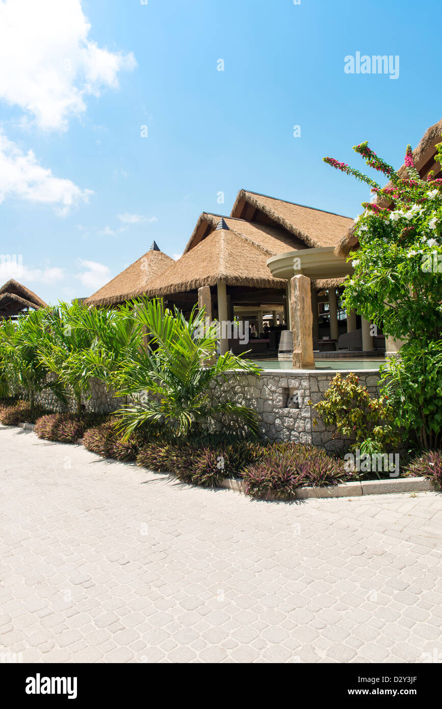 Tropical hotel exterior hi-res stock photography and images - Alamy